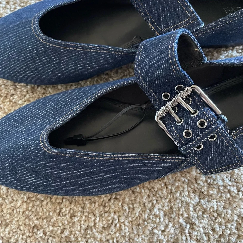 Zara Mary Jane Denim Flats Women’s 10 Blue Dark Wash
Minimalist Chic Everyday - Picture 11 of 16